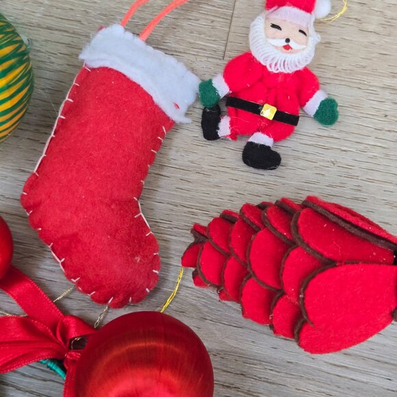 3/$35 🌼 Vintage Red & Green Christmas Ornament Bundle – 8 Pieces - Picture 3 of 4